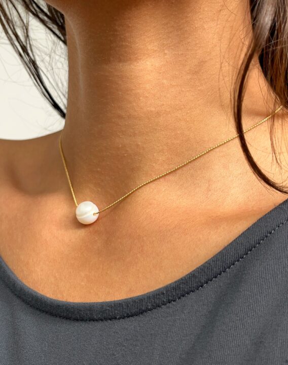 Chaîne de dos en perles d'eau douce