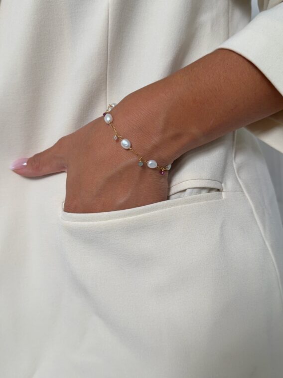 Bracelet en perles d'eau douce, Saphir, Emeraude, Rubis et Cristal de roche