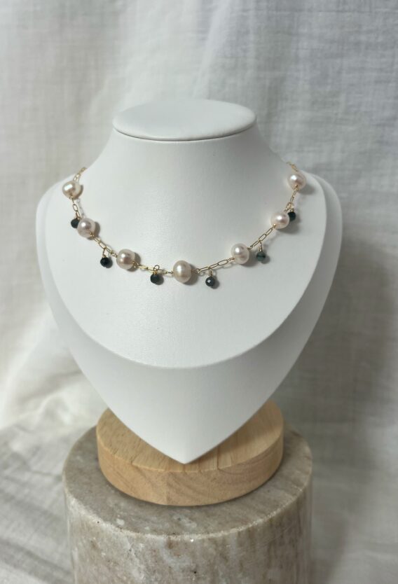 Collier Emeraude et perles d'eau douce