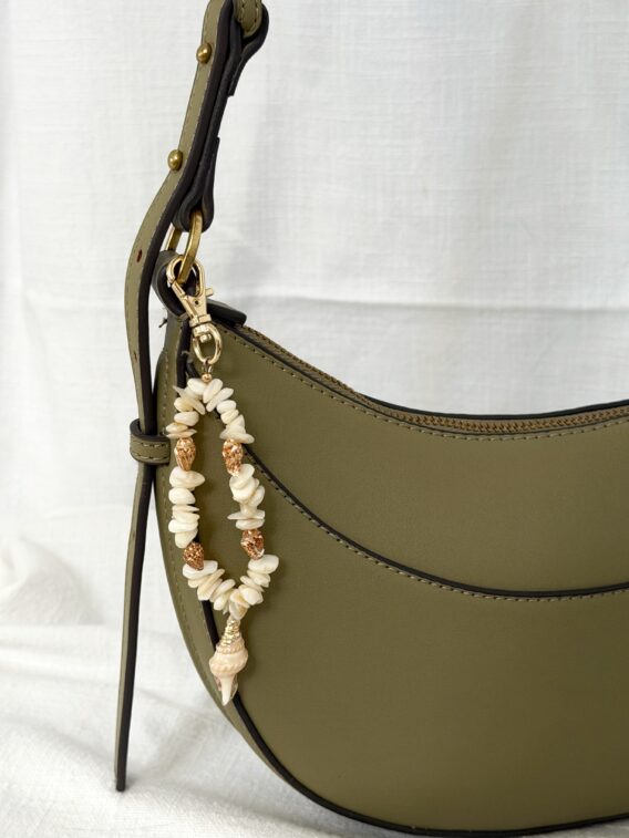 Porte clé/ Bijou de sac en chips de nacre et coquillages