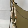 Porte-clé/ Bijou de sac en perles d'eau douce, Jade Thaïlandais et coquillages