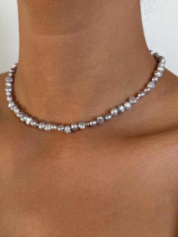 Collier perles d'eau douce grises