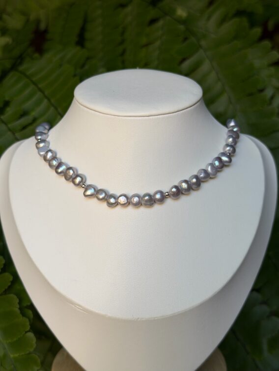 Collier perles d'eau douce grises