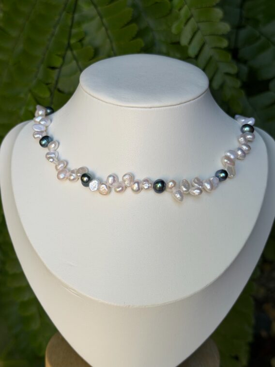 Collier ped irrégulier bleue 1 Collier perles d'eau douce grises