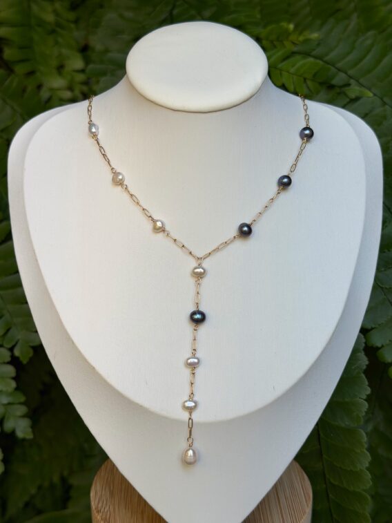 Collier perles d'eau douce blanches et bleues