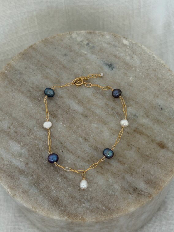 Bracelet perles d'eau douce blanche et bleue en Gold Filled