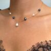 Collier en perles d'eau douce bleue et blanche